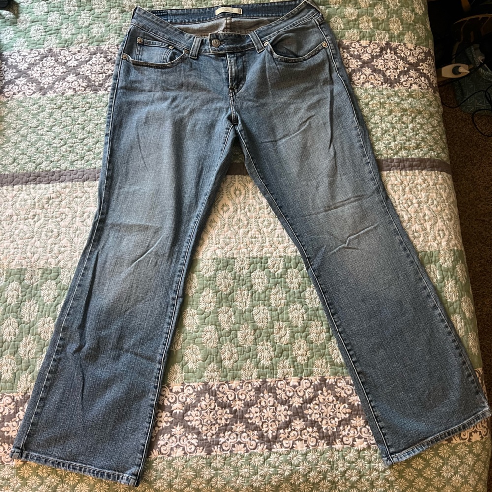 Women’s Flare 542 Levi’s jeans, 16W, Medium length